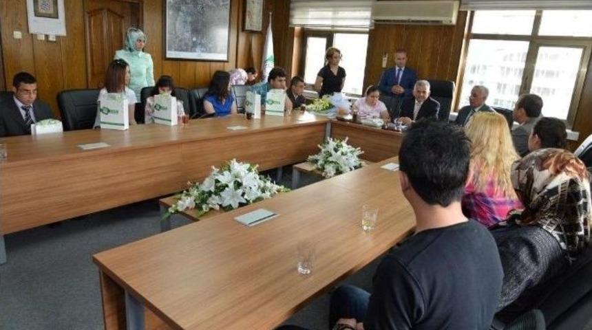 Melmek Hızlı Klavye Kursu &Ouml;ğrencileri Başkan Dr. Memduh B&uuml;y&uuml;kkılı&ccedil;&rsquo;ı Ziyaret Etti