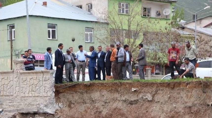 Karlıova&rsquo;da &Ouml;ğretmenevi Temeli D&uuml;zenlenen T&ouml;renle Atıldı