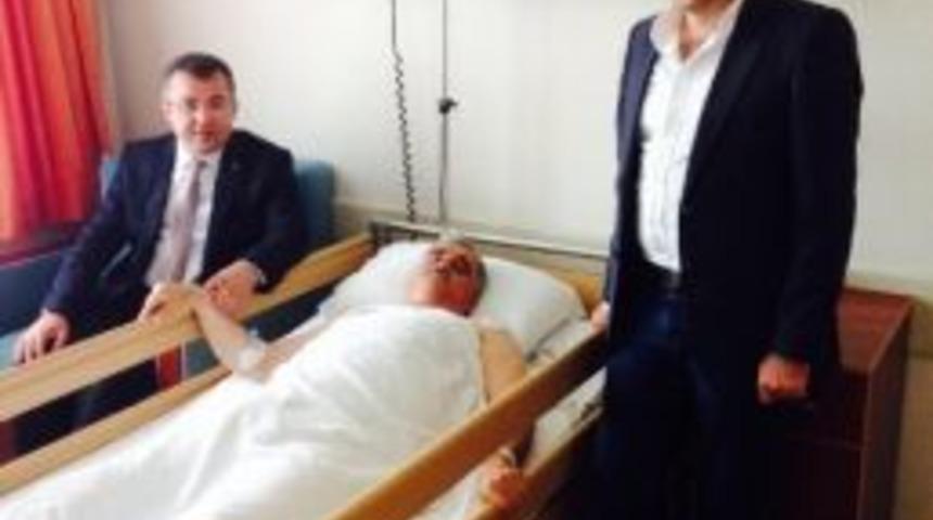 Başkan Keskin, İl Y&ouml;netim Kurulu &Uuml;yesini Hastanede Ziyaret Etti