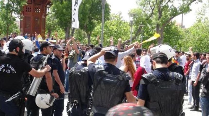 Demirtaş: Cumhurbaşkanı Değil, A&ccedil;ılıştan Sorumlu M&uuml;d&uuml;r (2)