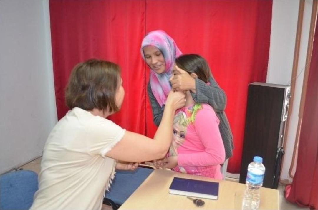 Kula&rsquo;da Ağız Ve Diş Sağlığı Bakım Seti Dağıtıldı