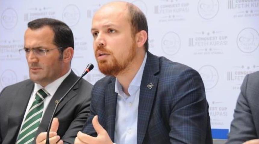 Bilal Erdoğan, Hakkari'deki Tarihi Medresede Ok Atışı Yaptı