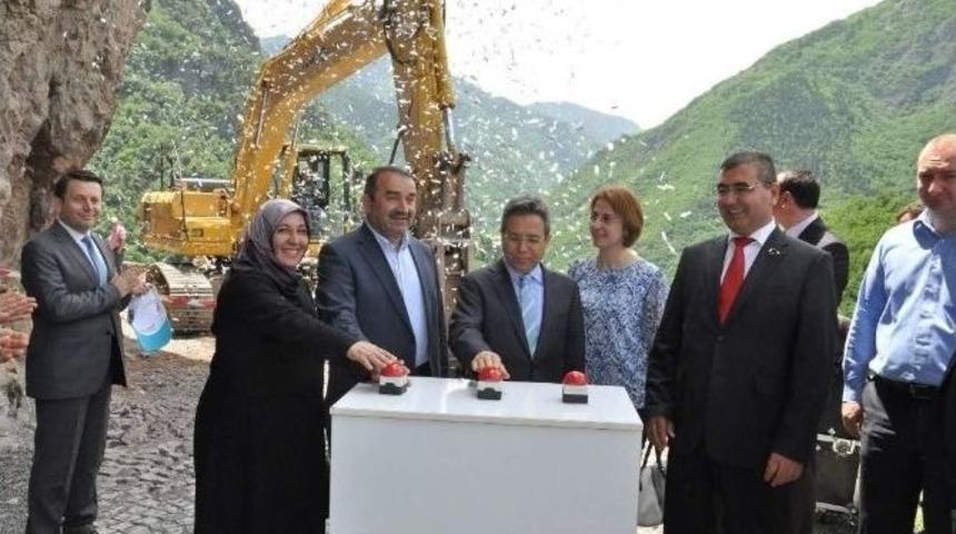 T&uuml;rkiye&rsquo;nin En B&uuml;y&uuml;k Seyir Terasının Temeli Artvin&rsquo;de Atıldı