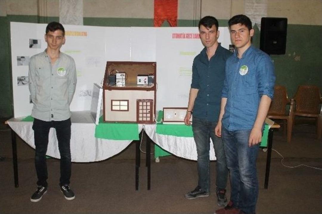 Geleceğin Bilim Adamları Eserlerini Sergiledi