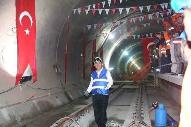 Kadir Topbaş: “dünyada En Hızlı Metro Çalışmasına Sahibiz”