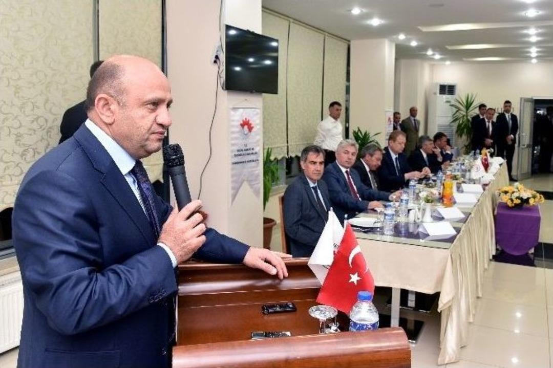 Bakan Işık G&uuml;m&uuml;şhane&rsquo;de