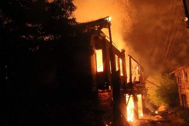 Safranbolu’da 3 Ev Alevlere Teslim Oldu G4