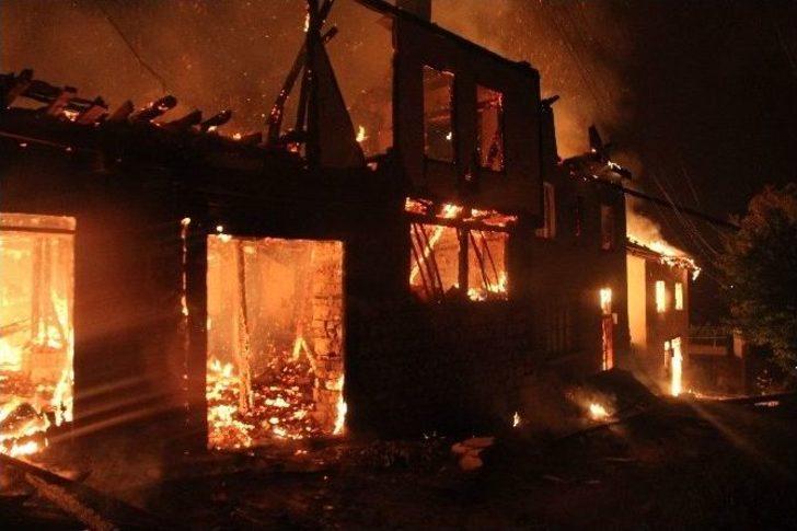 Safranbolu’da 3 Ev Alevlere Teslim Oldu G5