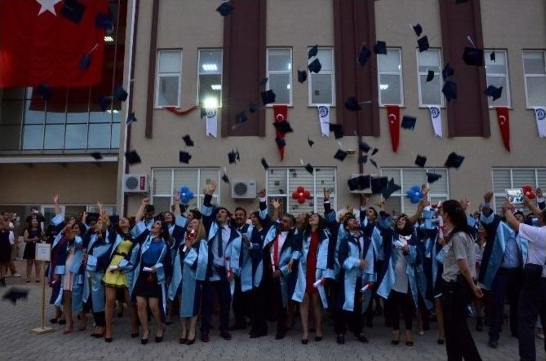 Ad&uuml; K&ouml;şk Myo İlk Mezunlarını Verdi