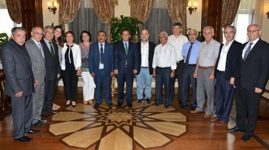 &Ccedil;ankırılılar Derneği&rsquo;nden Vali T&uuml;rker&rsquo;e Ziyaret