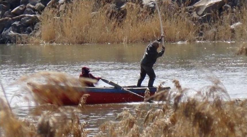 Kars&rsquo;ta Balık Avı Yasağına Uyan Yok!