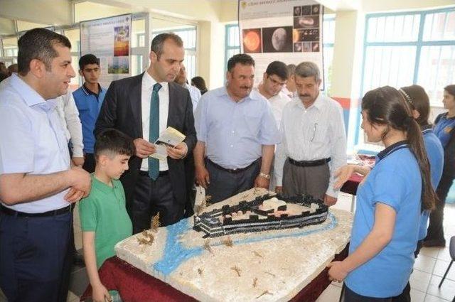 Cizre Merkez Anadolu Lisesi’nde Tübitak Bilim Fuarı Açıldı