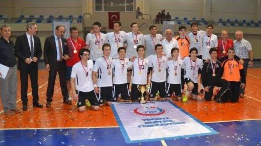Gen&ccedil; Erkekler T&uuml;rkiye Hentbol Şampiyonası'nda Kupa Beşiktaş'ın