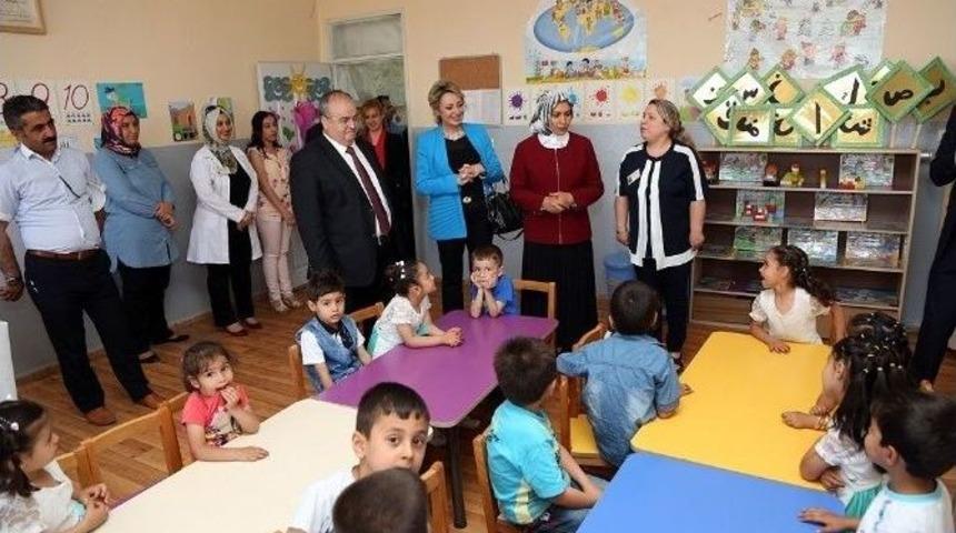 Girne Sosyal Tesisi Kursiyerleri El Emeği G&ouml;z Nurunu Sergiledi