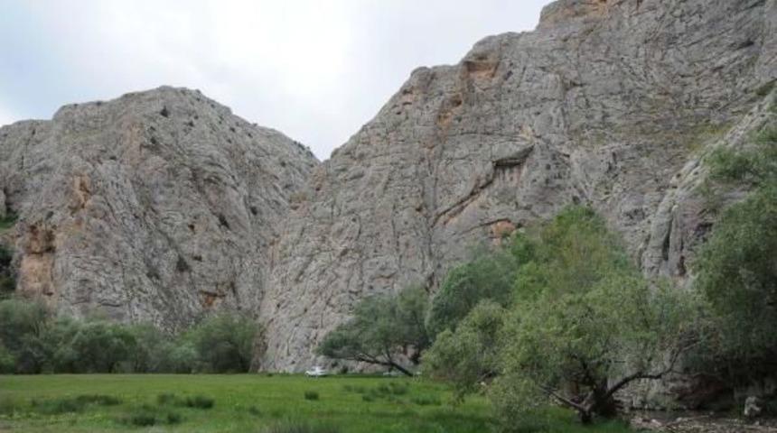 Doğa Harikası B&ouml;lgeye Balık &Ccedil;iftliği Yapılması Tepki &Ccedil;ekti