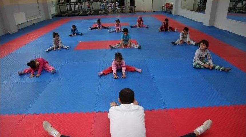 Jimnastik Kursu &Ccedil;ocukların Fiziki Gelişimine B&uuml;y&uuml;k Katkı Sağlıyor