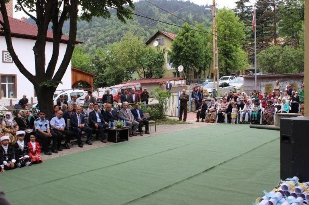 Azdavay Hem Yılsonu Sergisi A&ccedil;ıldı