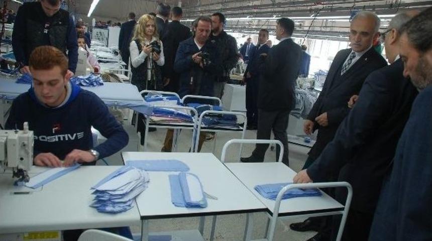 Mahkumların &Uuml;rettiği G&ouml;mleklere Araplardan Sipariş Geldi