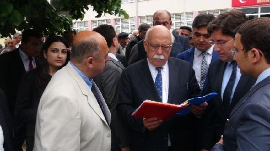 Mhp&rsquo;li İl Genel Meclis &Uuml;yesi Bakan Avcı&rsquo;ya Dosya Sundu