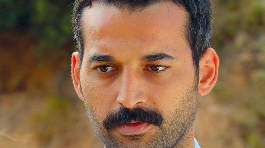 Babasını &Ouml;ld&uuml;ren Dizi Oyuncusu 4 Kez Intihar Girişiminde Bulundu