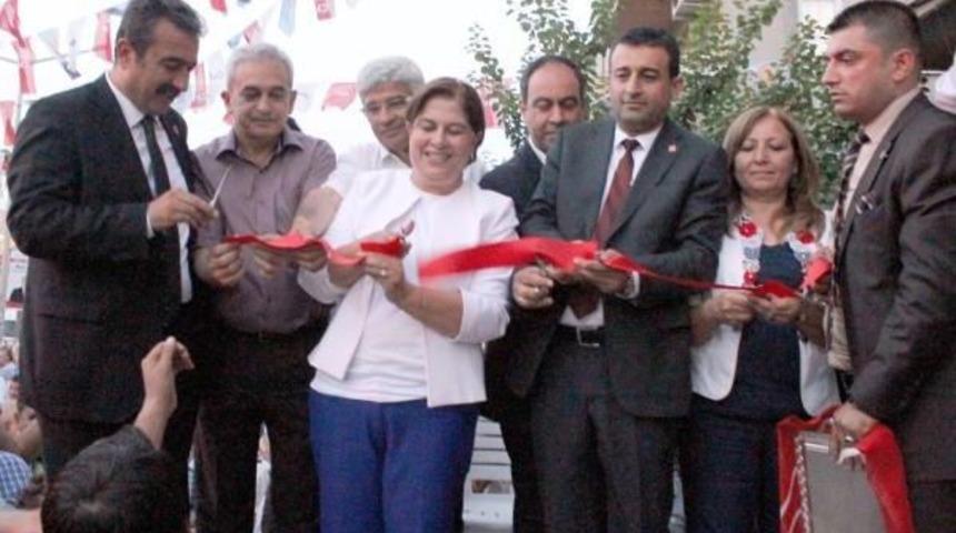 Eski M&uuml;vekkilinin Vurduğu Chp Adayı Se&ccedil;im B&uuml;rosu A&ccedil;ılışı Yaptı