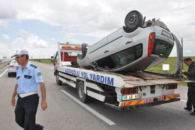 Sandıklı’da Trafik Kazası: 3 Yaralı