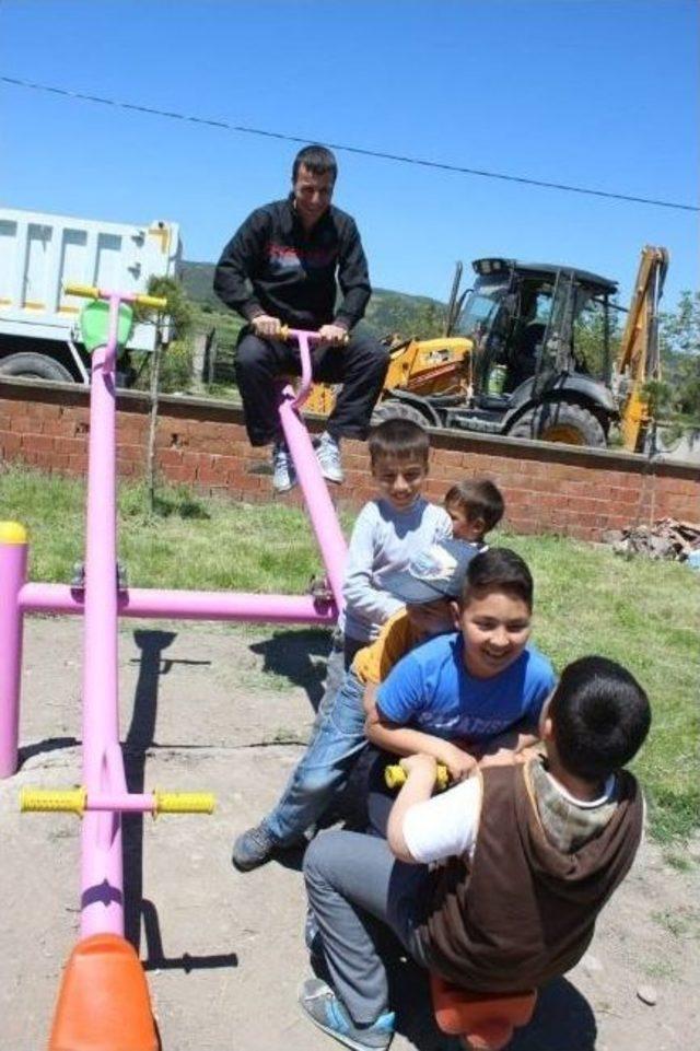 Balya’da Başkan Kılıç Çocuklarla Oyun Oynadı