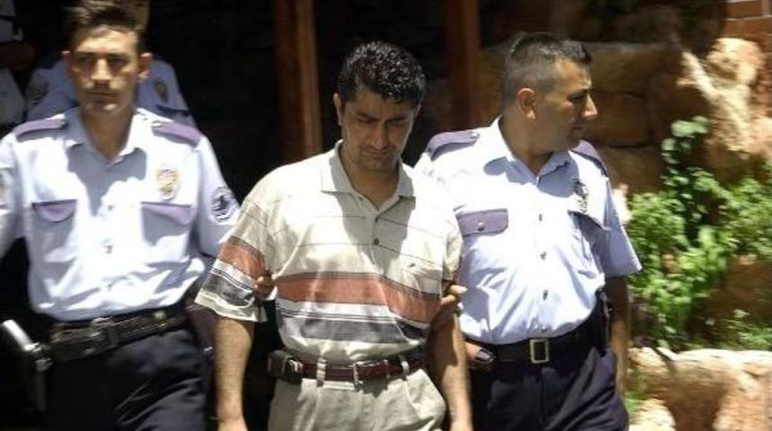 Adana'da Doktorlar Hasta Y&uuml;z&uuml;nden Birbirlerini Yumrukladı