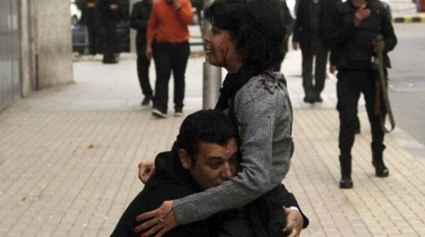 Mısır&rsquo;da kadın g&ouml;sterici b&ouml;yle &ouml;ld&uuml;r&uuml;ld&uuml;