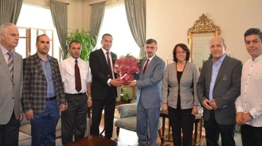 Osmanlı Ocakları Vali Erdoğan Bektaş&rsquo;ı Ziyaret Etti