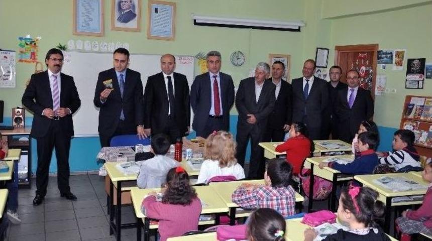 G&uuml;m&uuml;şhane&rsquo;de &Ouml;ğrencilere Kuru &Uuml;z&uuml;m Dağıtıldı