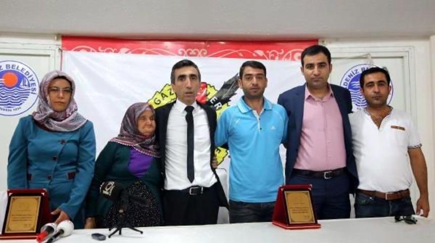 Şehit Ve Kobani'de &Ouml;len Gen&ccedil;lerin Aileleri Barış I&ccedil;in Buluştu