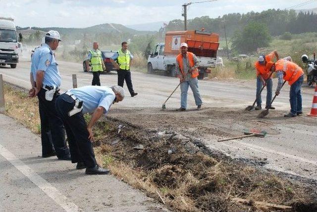 İzmir’de Kamyon Yolcu Otobüsüne Çarptı: 3 Yaralı