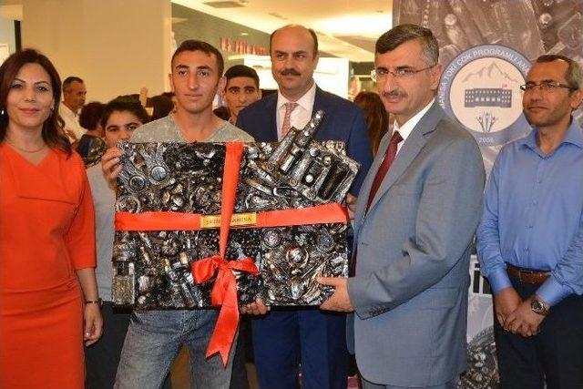 Toki Çok Programlı Anadolu Lisesi Öğrencileri Atıklardan Sanat Eseri Ortaya Çıkardı