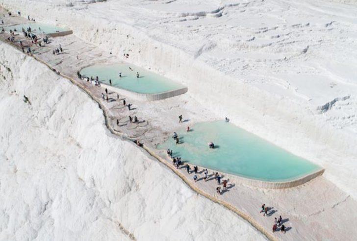 Ölüler dünyasına açılan kapı  G3