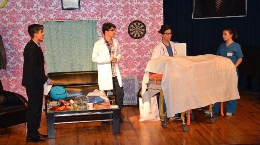 Nazilli&rsquo;de &lsquo;ka&ccedil; Baba Ka&ccedil;&rsquo; Adlı Tiyatro Oyunu Sahnelendi