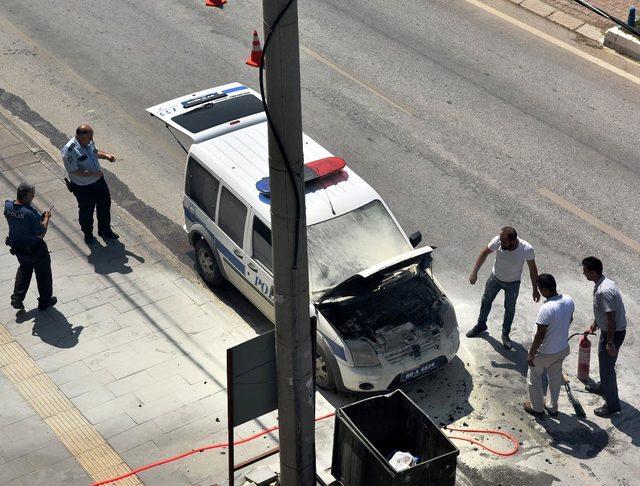 Osmaniye'de polis otosu, seyir halindeyken alev aldı