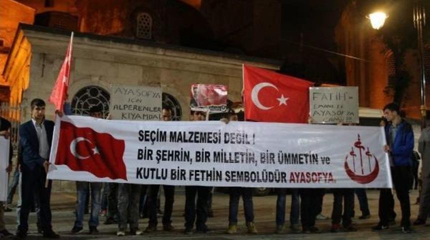 Alperen Ocakları'ndan Ayasofya M&uuml;zesi &Ouml;n&uuml;nde A&ccedil;ıklama