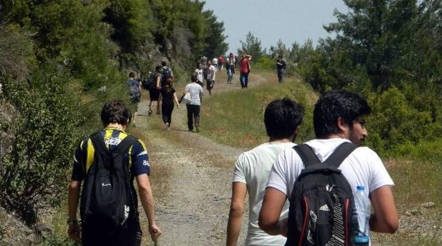 Ad&uuml; Kuyucak Myo &Ouml;ğrencileri Doğaya Y&uuml;r&uuml;d&uuml;