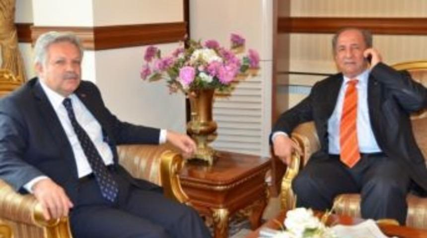 &Ccedil;orum Valisi Ahmet Kara, Vali Kahraman&rsquo;ı Ziyaret Etti