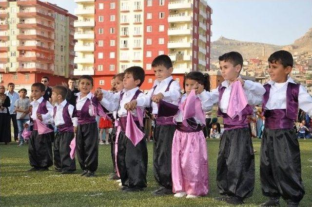 Anaokulu Öğrencilerinden Yılsonu Gösterileri