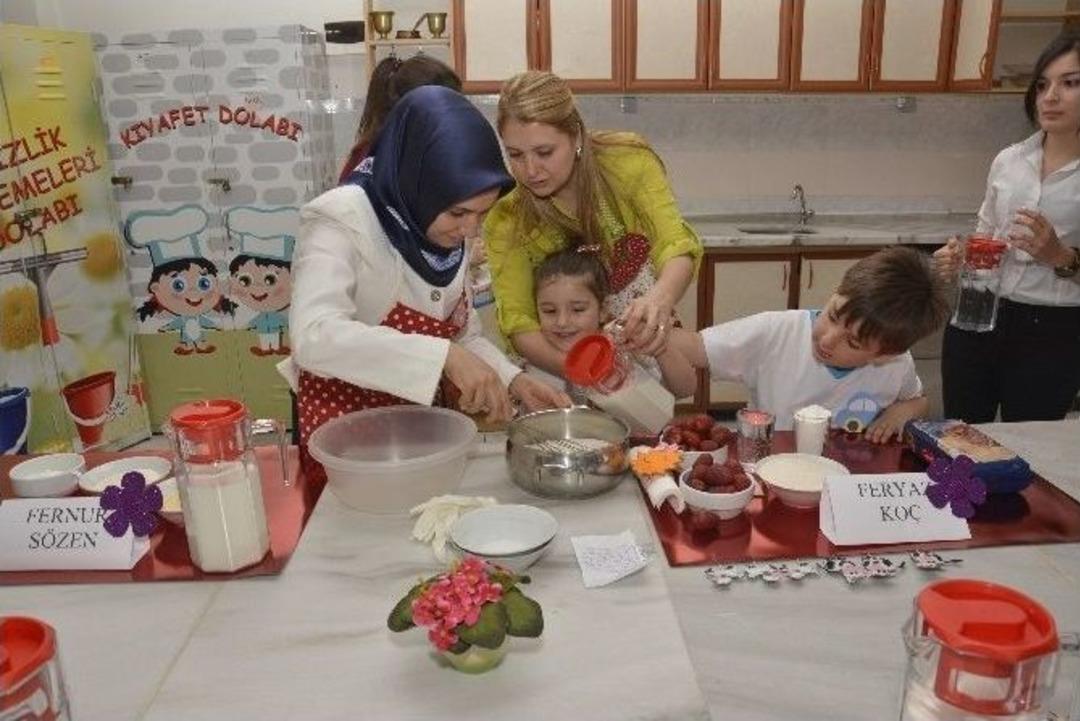 Edremit&rsquo;in First Lady&rsquo;leri &Ccedil;ocuklar İle Mutfağa Girdiler