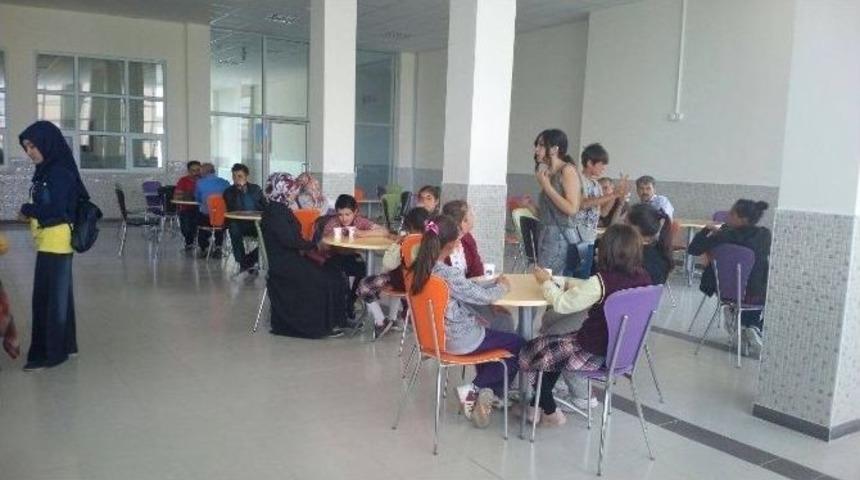 İşime Engelli &Ouml;ğrencilerden İletişim Fak&uuml;ltesine Ziyaret