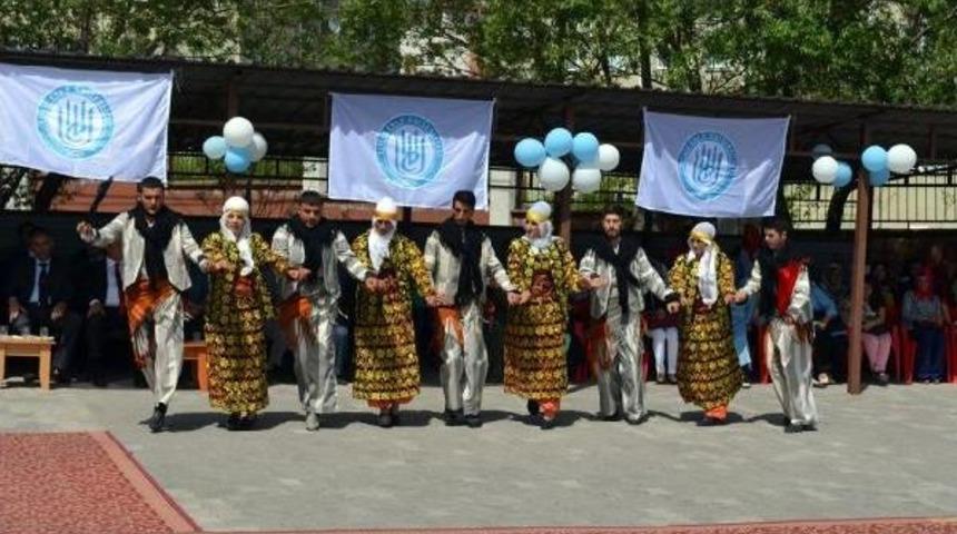 Adilcevaz Myo&rsquo;Da Mezuniyet Coşkusu