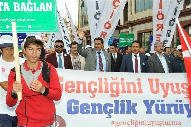 Keçiörenli Gençler Madde Bağımlılığına Karşı Yürüdü