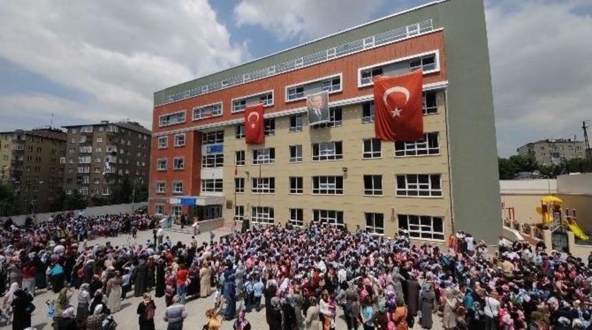 &Ccedil;ocuklar Okullarına D&ouml;nd&uuml;r&uuml;l&uuml;yor