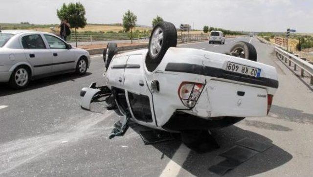 Şanlıurfa’Da Otomobil Devrildi: 4 Yaralı