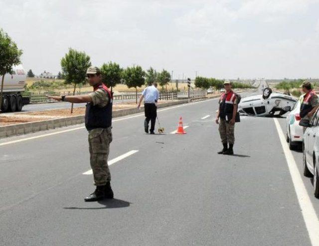 Şanlıurfa’Da Otomobil Devrildi: 4 Yaralı