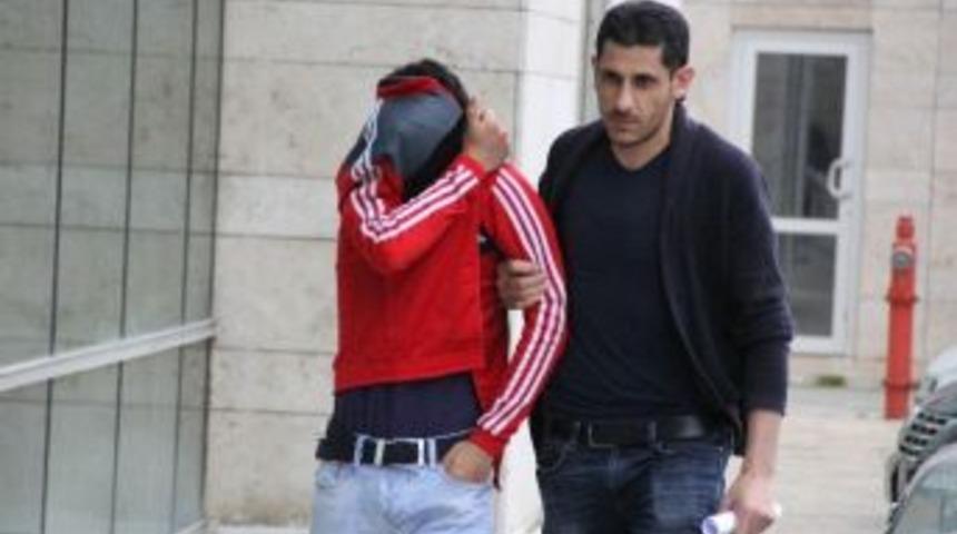 Su Deposunun Havalandırma Kapaklarını &Ccedil;aldılar