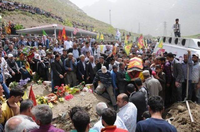 Ypg'li Yılmaz Hakkari'de Toprava Verildi